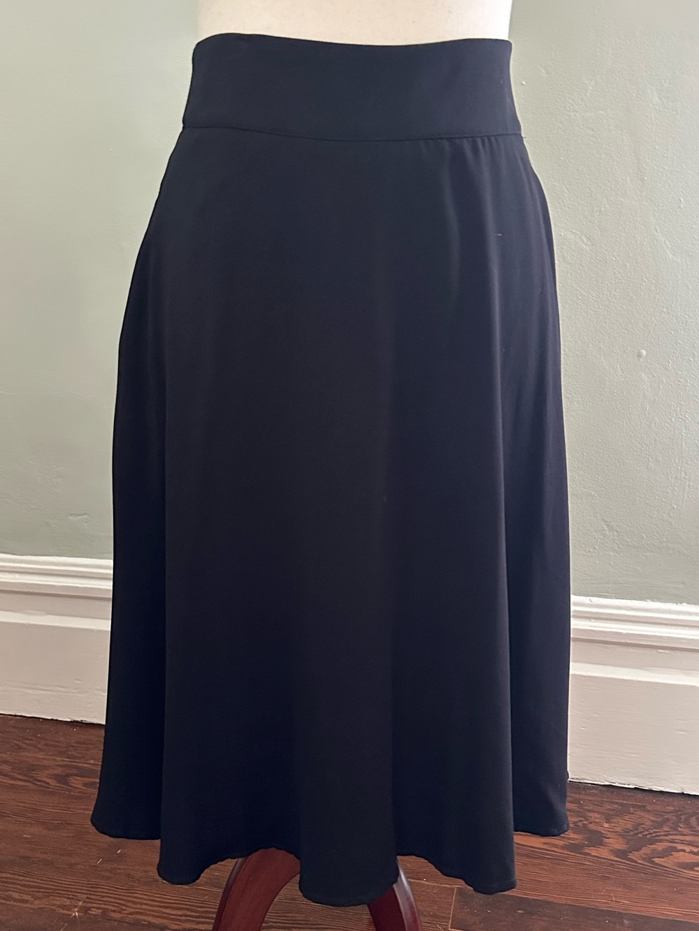 Unique Vintage Black Midi A-Line Skirt